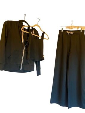 NWOT Vuori 3 Piece Set Wide Leg/Tank/ Zip Hoodie BLACK HEATHER
